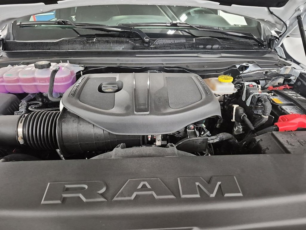 2025 Ram 1500 TRADESMAN in St-Jean-Sur-Richelieu, Quebec - 8 - w1024h768px