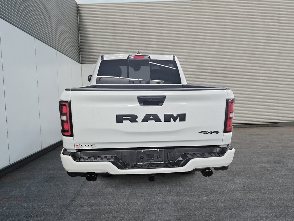 2025 Ram 1500 TRADESMAN in St-Jean-Sur-Richelieu, Quebec - 3 - w1024h768px