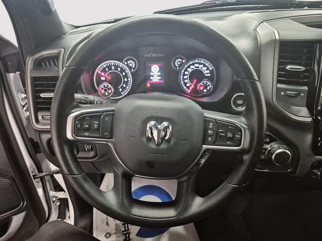 2025 Ram 1500 TRADESMAN in St-Jean-Sur-Richelieu, Quebec - 12 - w1024h768px