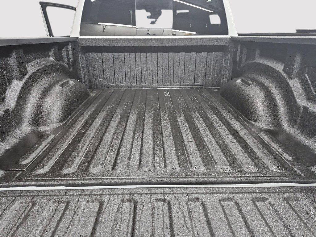 2025 Ram 1500 TRADESMAN in St-Jean-Sur-Richelieu, Quebec - 17 - w1024h768px