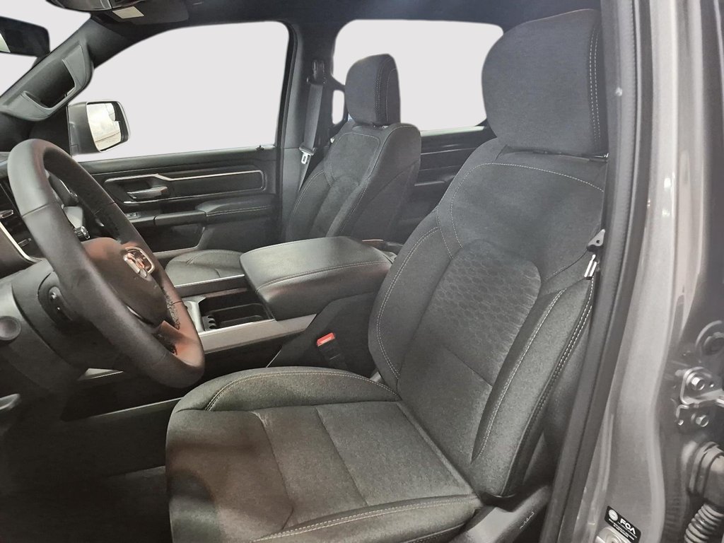 Ram 1500 BIG HORN SPORT 4X4 CREW CAB 2025 à Sherbrooke, Québec - 12 - w1024h768px