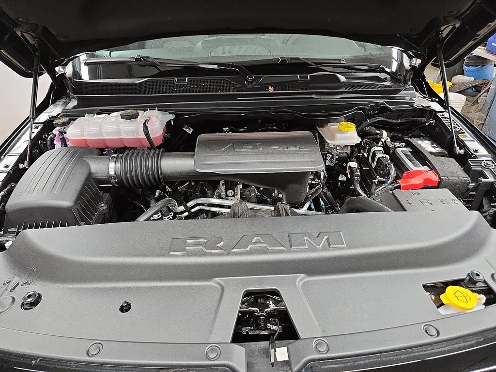 Ram 1500 BIG HORN SPORT 4X4 CREW CAB 2025 à Sherbrooke, Québec - 8 - w1024h768px