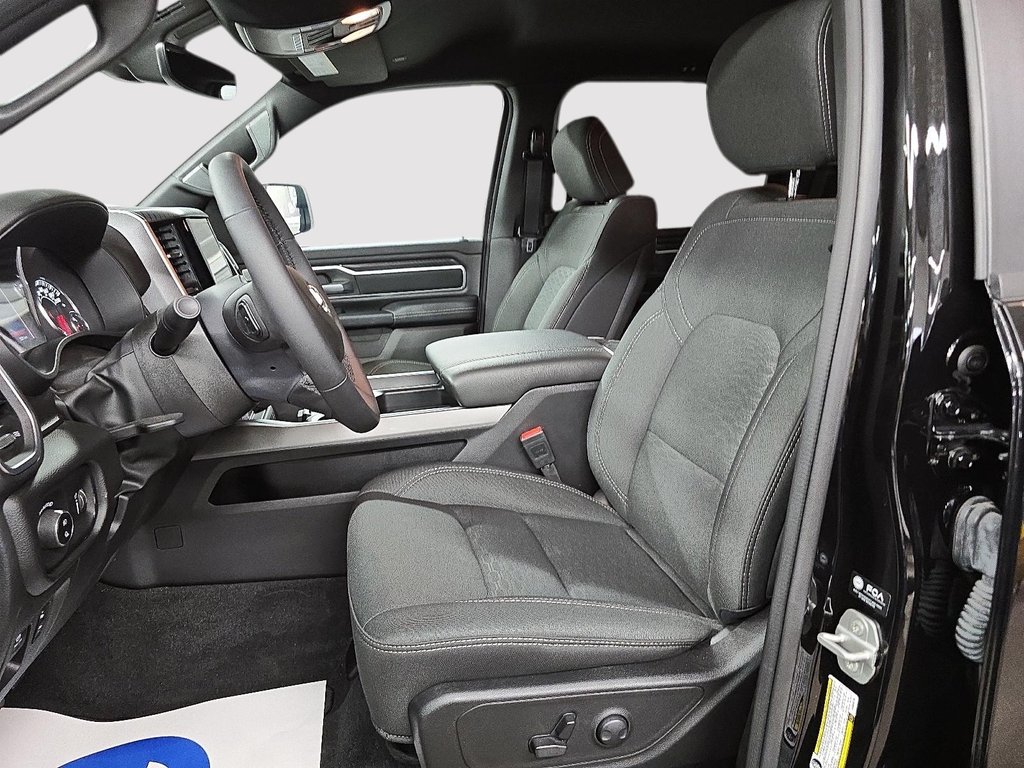 Ram 1500 BIG HORN SPORT 4X4 CREW CAB 2025 à Sherbrooke, Québec - 9 - w1024h768px