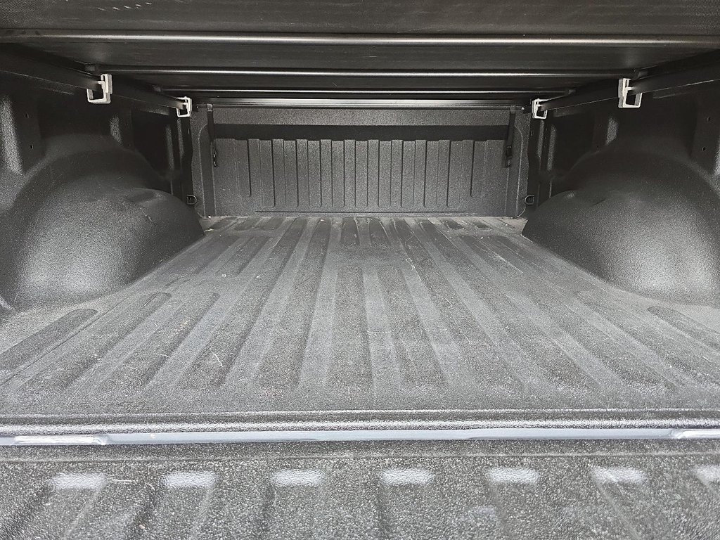 Ram 1500 TRADESMAN 4X4 CREW CAB 2025 à Sherbrooke, Québec - 16 - w1024h768px