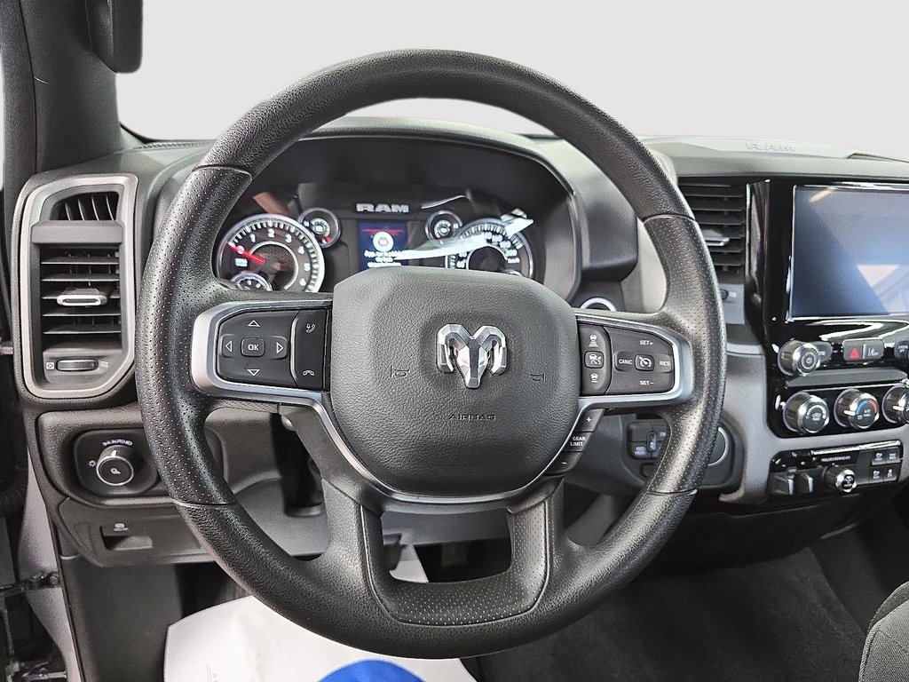 Ram 1500 TRADESMAN 4X4 CREW CAB 2025 à Sherbrooke, Québec - 12 - w1024h768px
