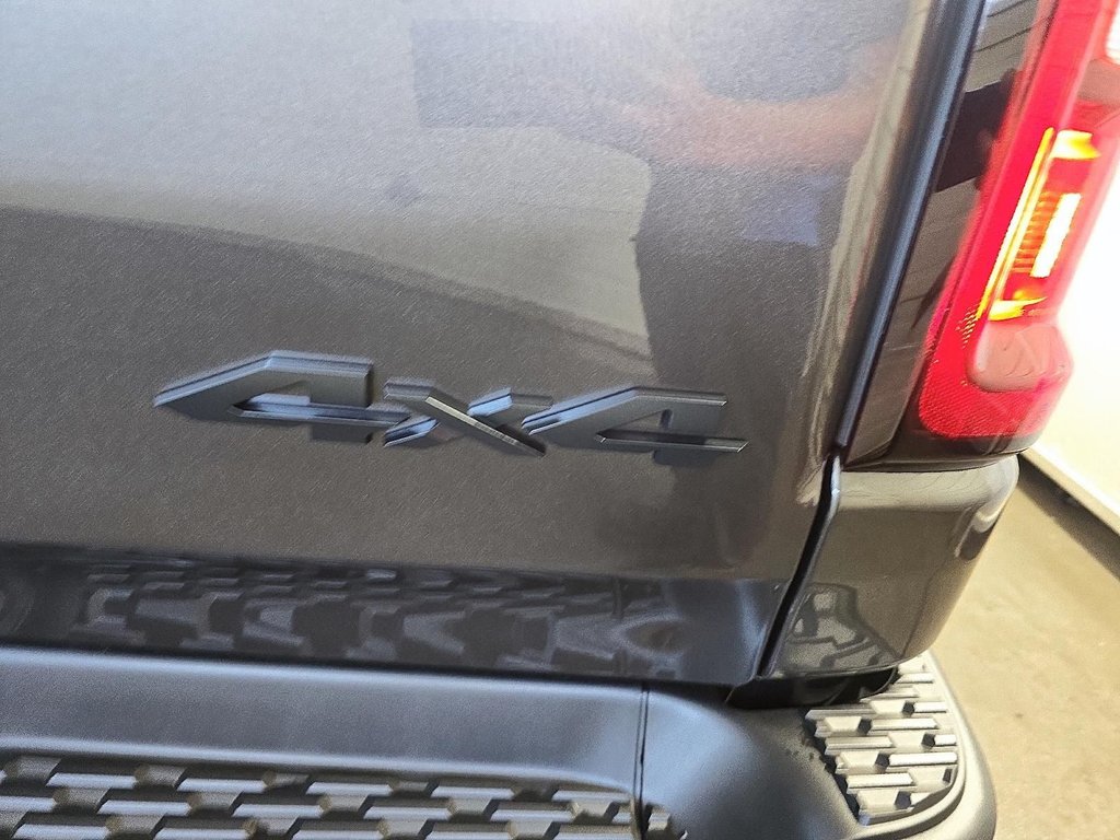 2026 Ram 1500 REBEL in Sherbrooke, Quebec - 16 - w1024h768px