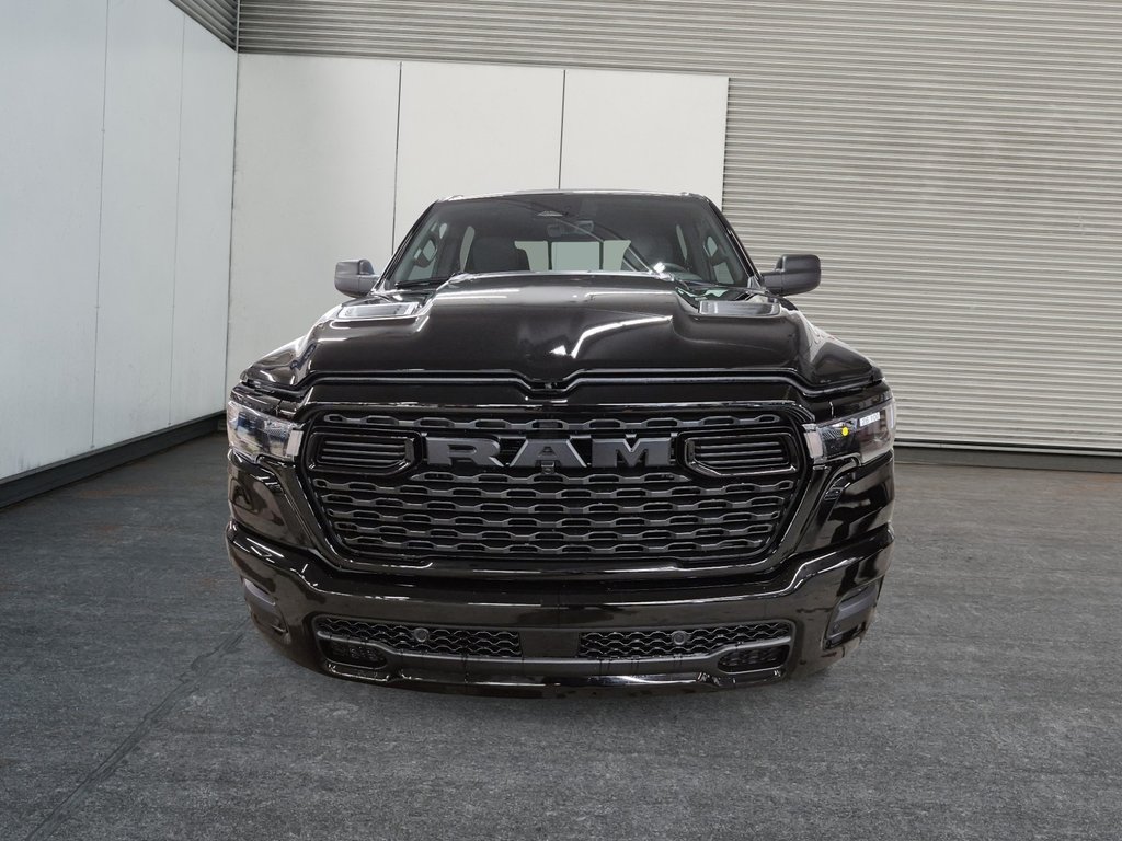 2026 Ram 1500 EXPRESS in Sherbrooke, Quebec - 2 - w1024h768px