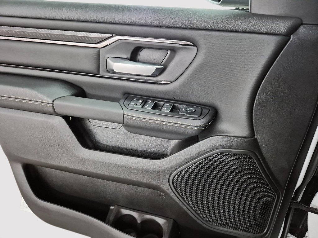 2026 Ram 1500 SPORT in St-Jean-Sur-Richelieu, Quebec - 11 - w1024h768px