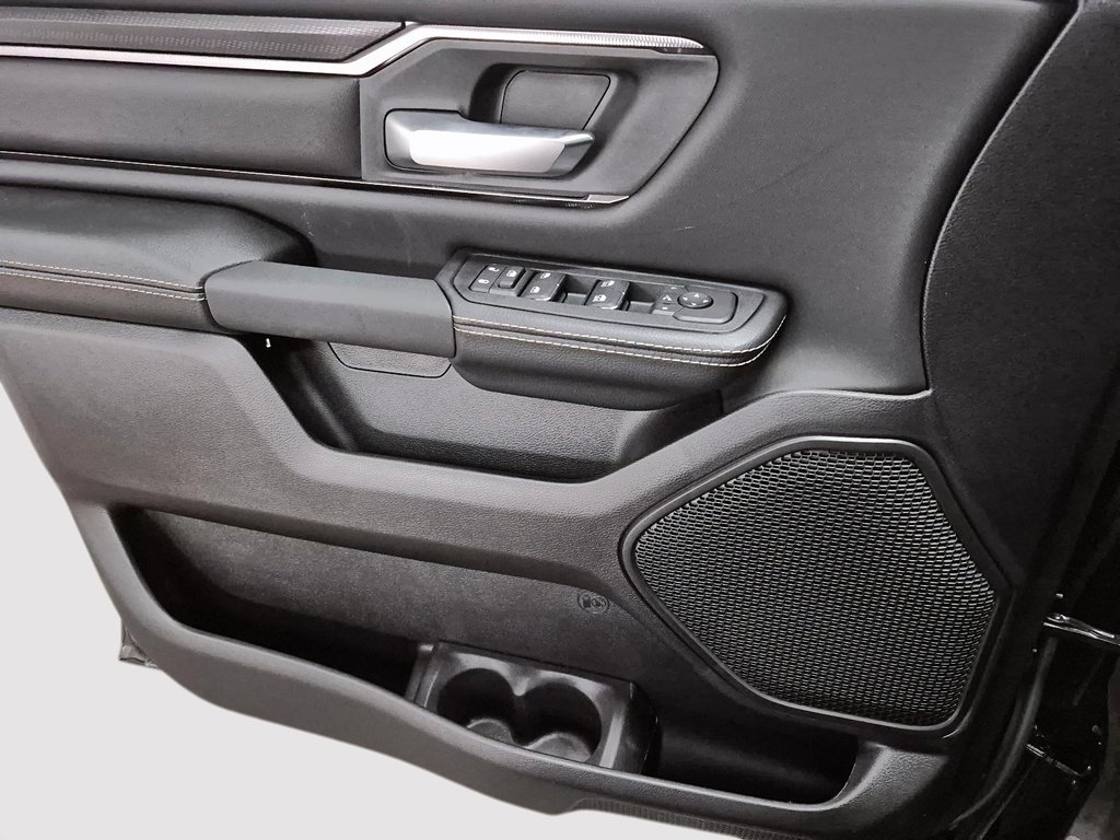 2026 Ram 1500 SPORT in Sherbrooke, Quebec - 11 - w1024h768px