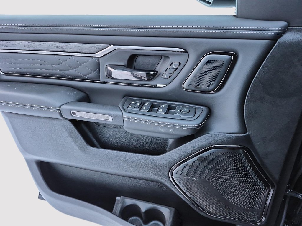2026 Ram 1500 LIMITED in St-Jean-Sur-Richelieu, Quebec - 11 - w1024h768px