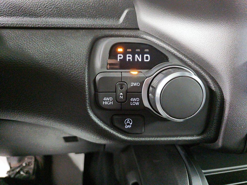 2026 Ram 1500 EXPRESS in Sherbrooke, Quebec - 15 - w1024h768px