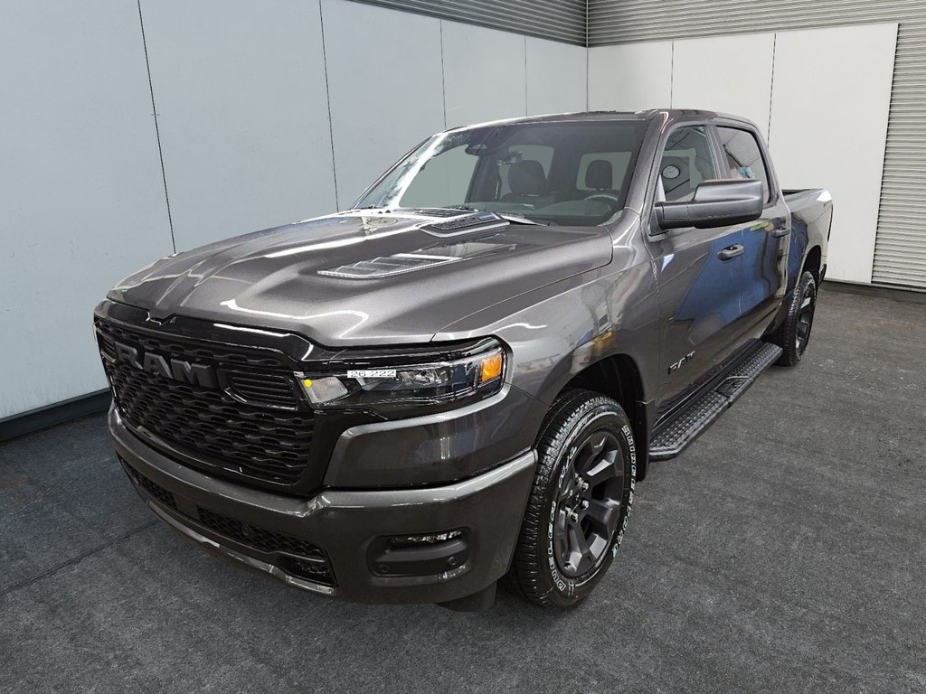 2026 Ram 1500 EXPRESS in Sherbrooke, Quebec - 1 - w1024h768px
