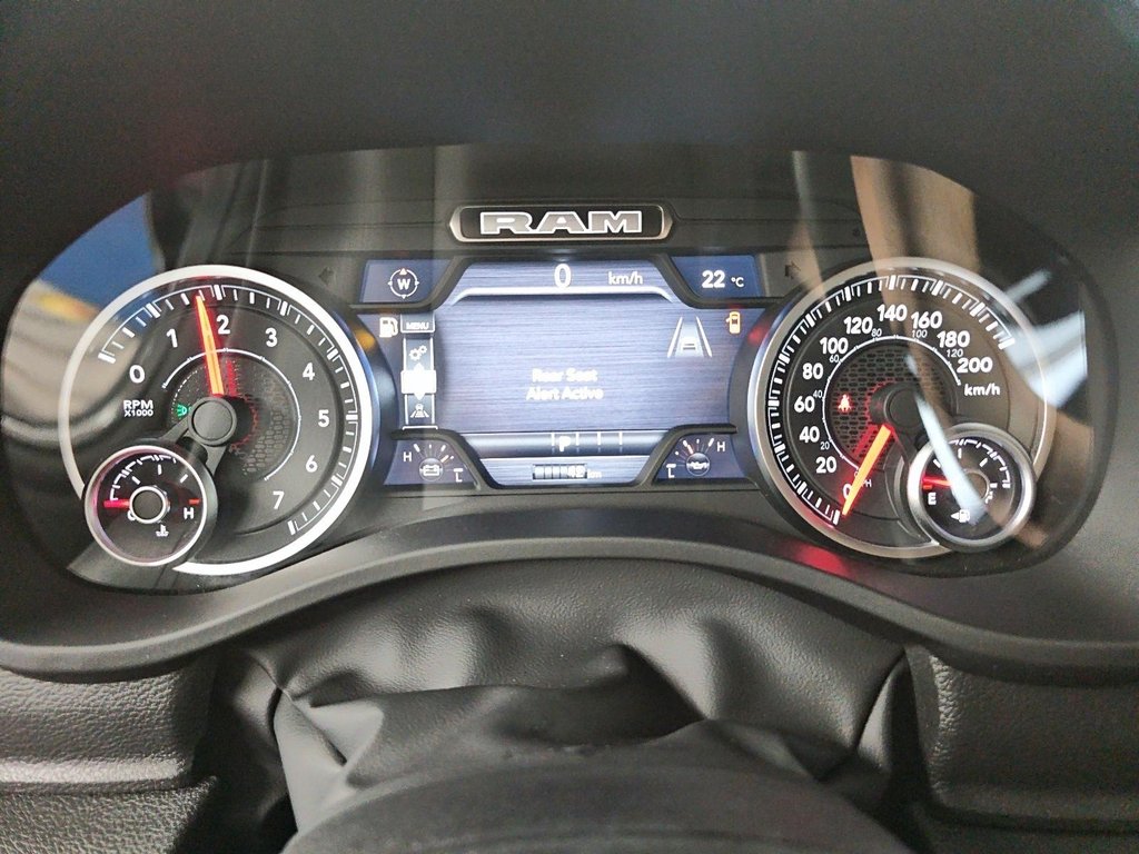 2026 Ram 1500 EXPRESS in Sherbrooke, Quebec - 14 - w1024h768px