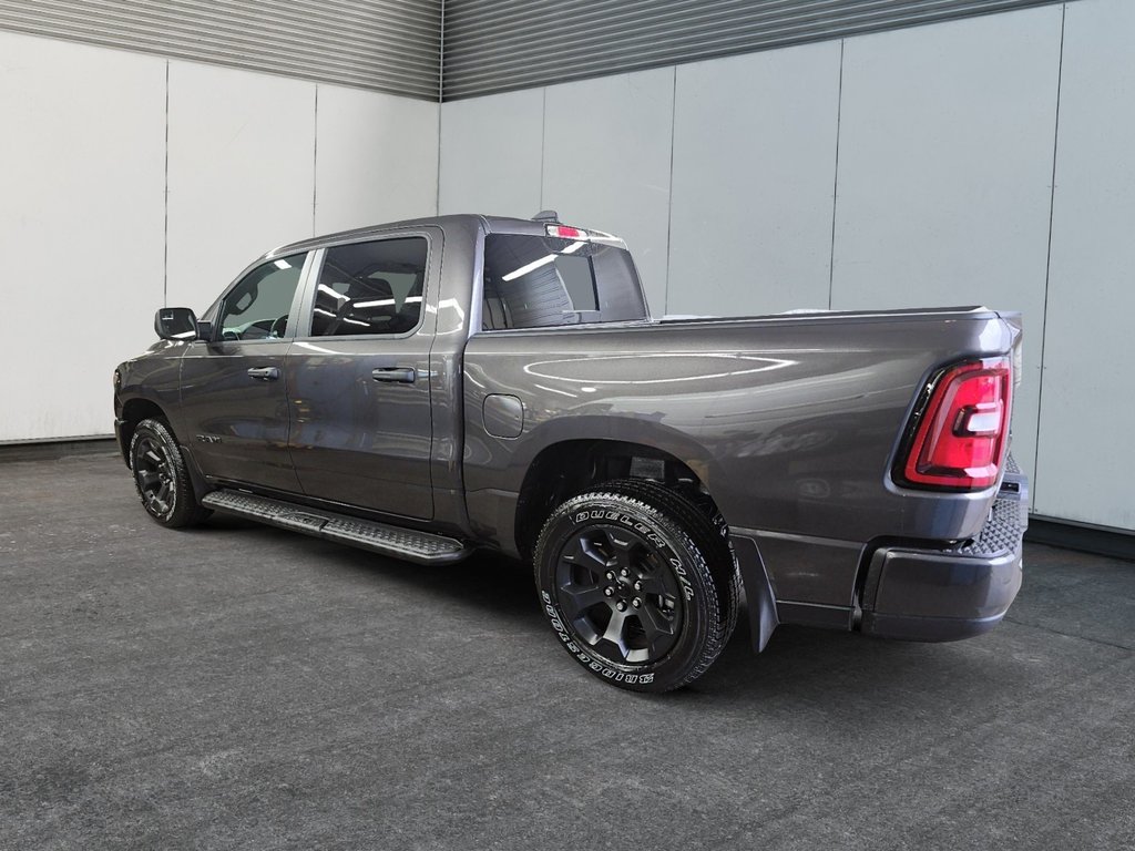 2026 Ram 1500 EXPRESS in Sherbrooke, Quebec - 4 - w1024h768px