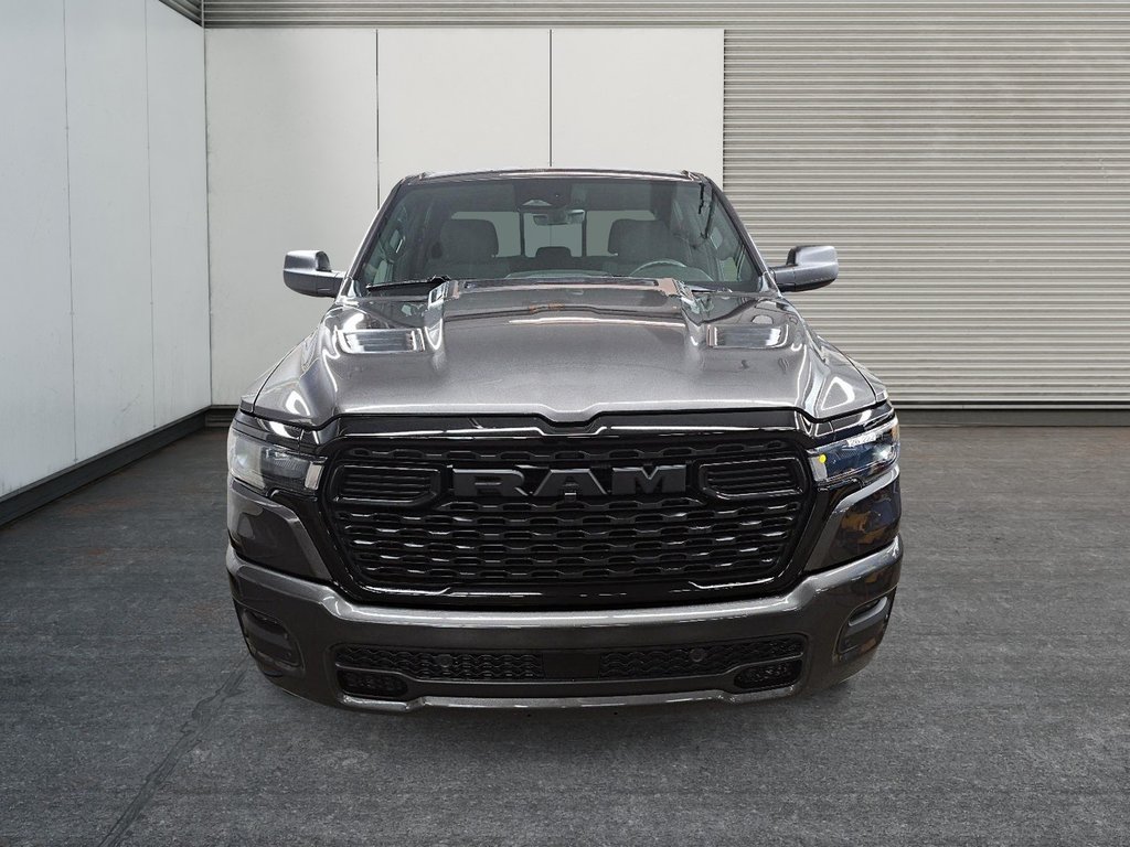 2026 Ram 1500 EXPRESS in Sherbrooke, Quebec - 2 - w1024h768px