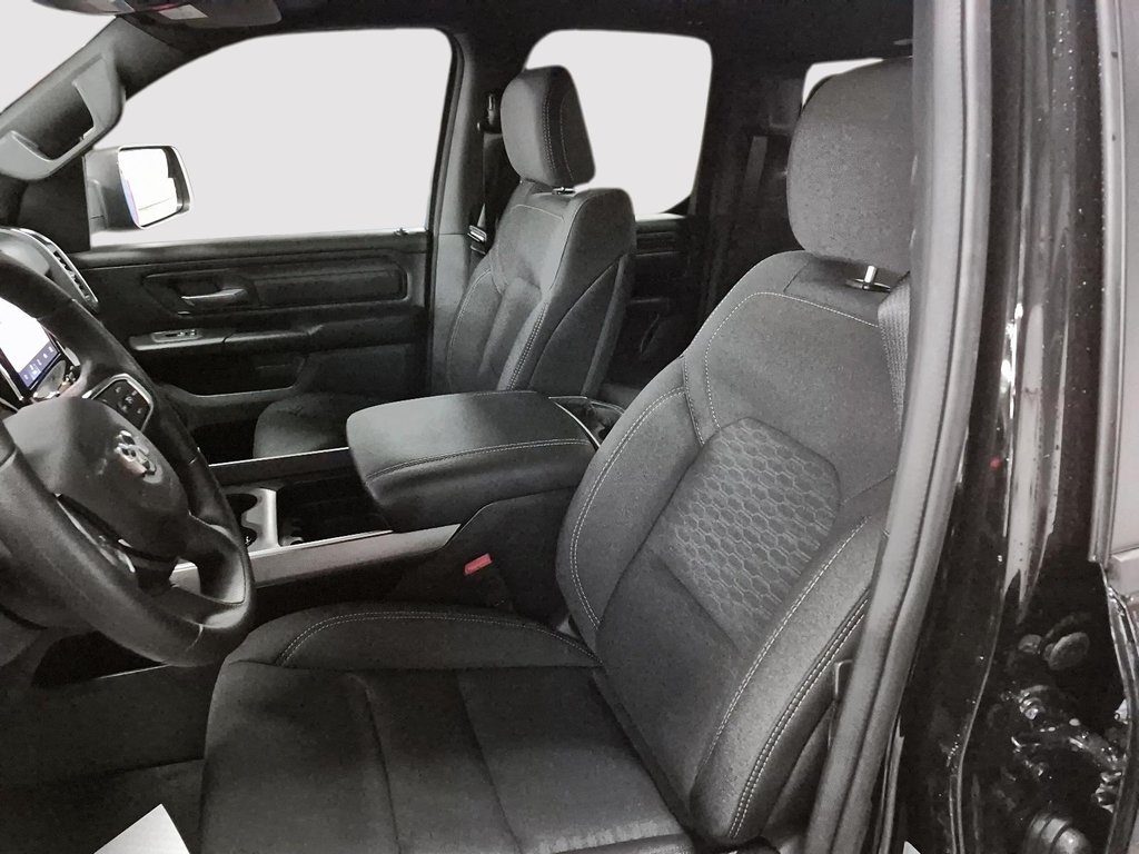 2026 Ram 1500 EXPRESS in Sherbrooke, Quebec - 9 - w1024h768px