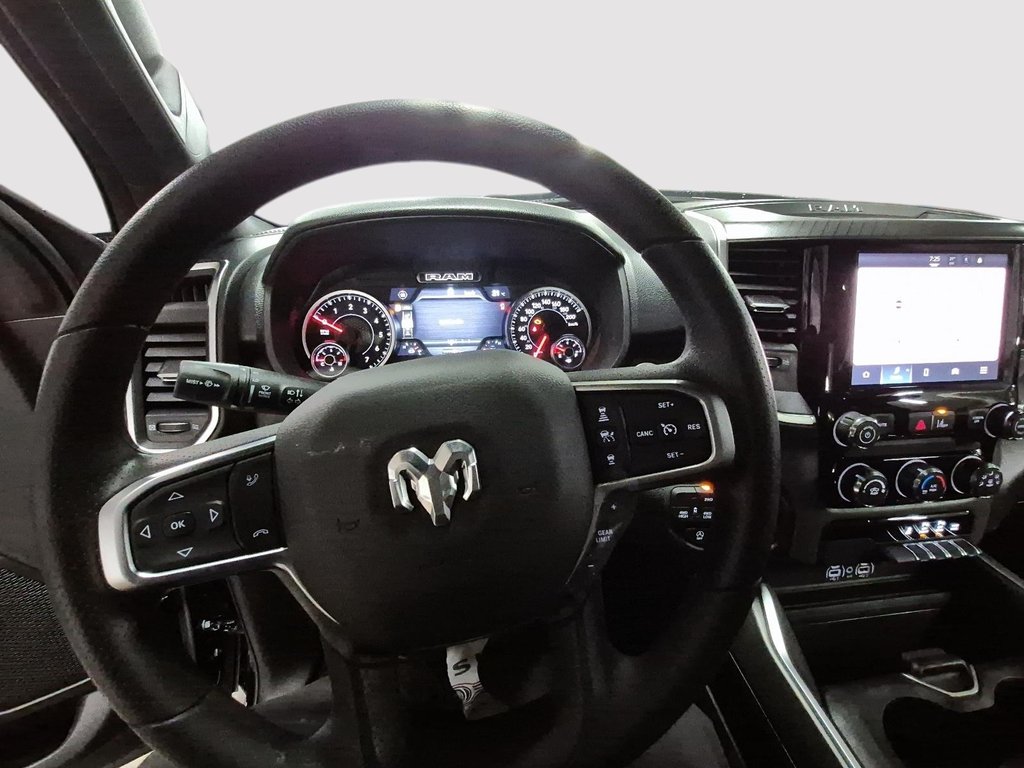 2026 Ram 1500 EXPRESS in Sherbrooke, Quebec - 10 - w1024h768px