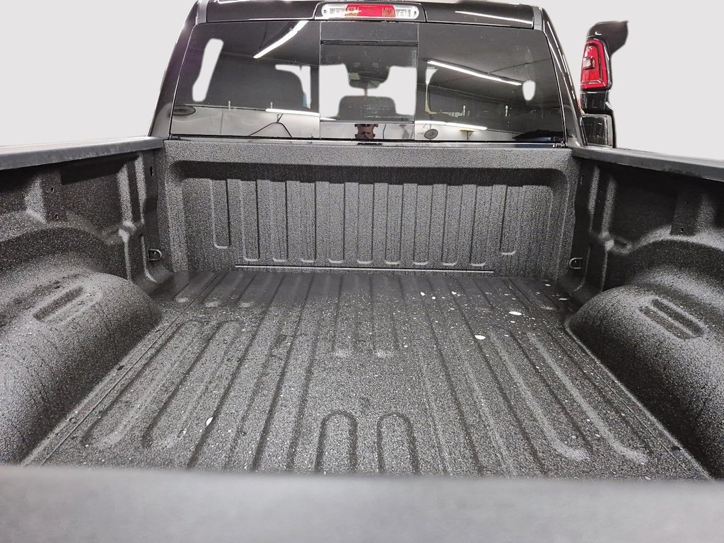 2026 Ram 1500 EXPRESS in Sherbrooke, Quebec - 17 - w1024h768px