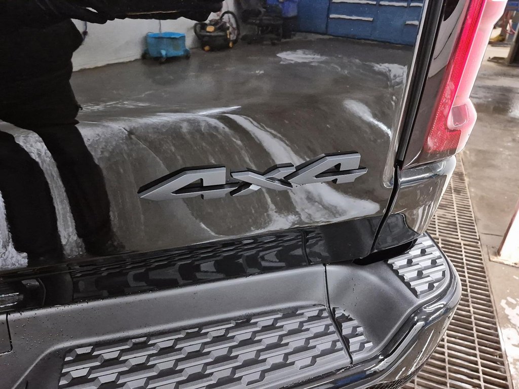 2026 Ram 1500 EXPRESS in Sherbrooke, Quebec - 16 - w1024h768px