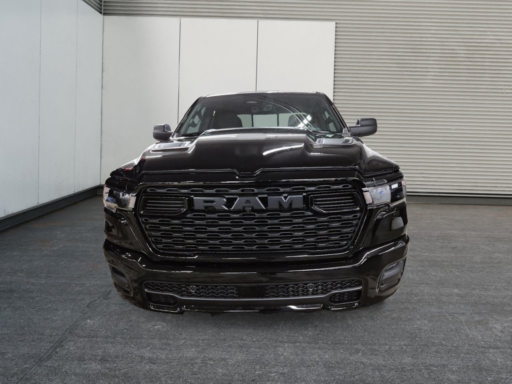 2026 Ram 1500 EXPRESS in Sherbrooke, Quebec - 2 - w1024h768px