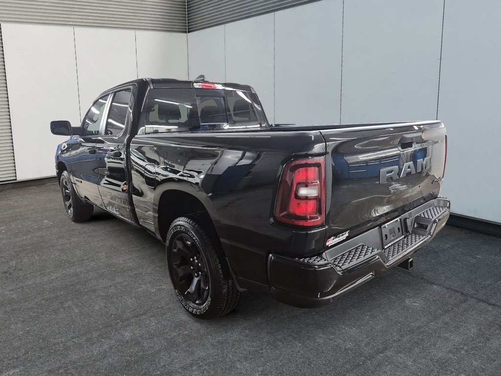 2026 Ram 1500 EXPRESS in Sherbrooke, Quebec - 4 - w1024h768px
