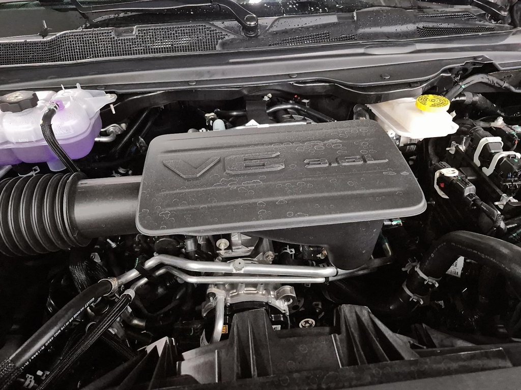 2026 Ram 1500 EXPRESS in Sherbrooke, Quebec - 8 - w1024h768px