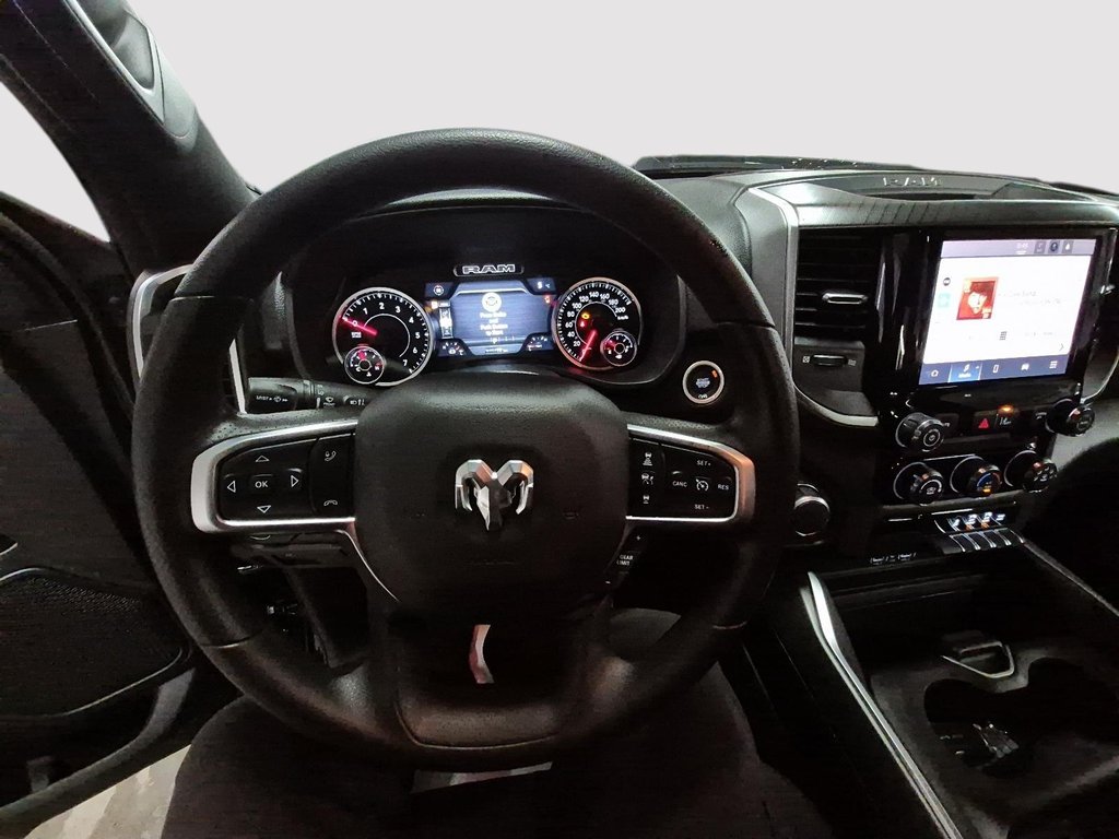 2026 Ram 1500 EXPRESS in Sherbrooke, Quebec - 10 - w1024h768px