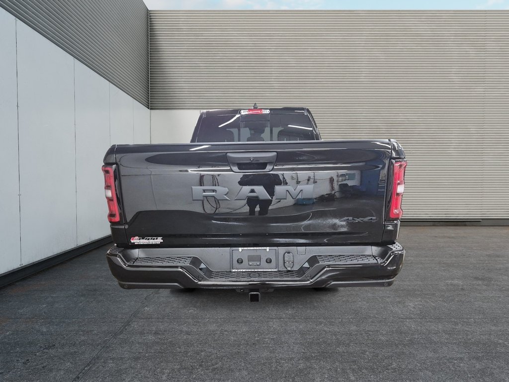 2026 Ram 1500 EXPRESS in Sherbrooke, Quebec - 3 - w1024h768px