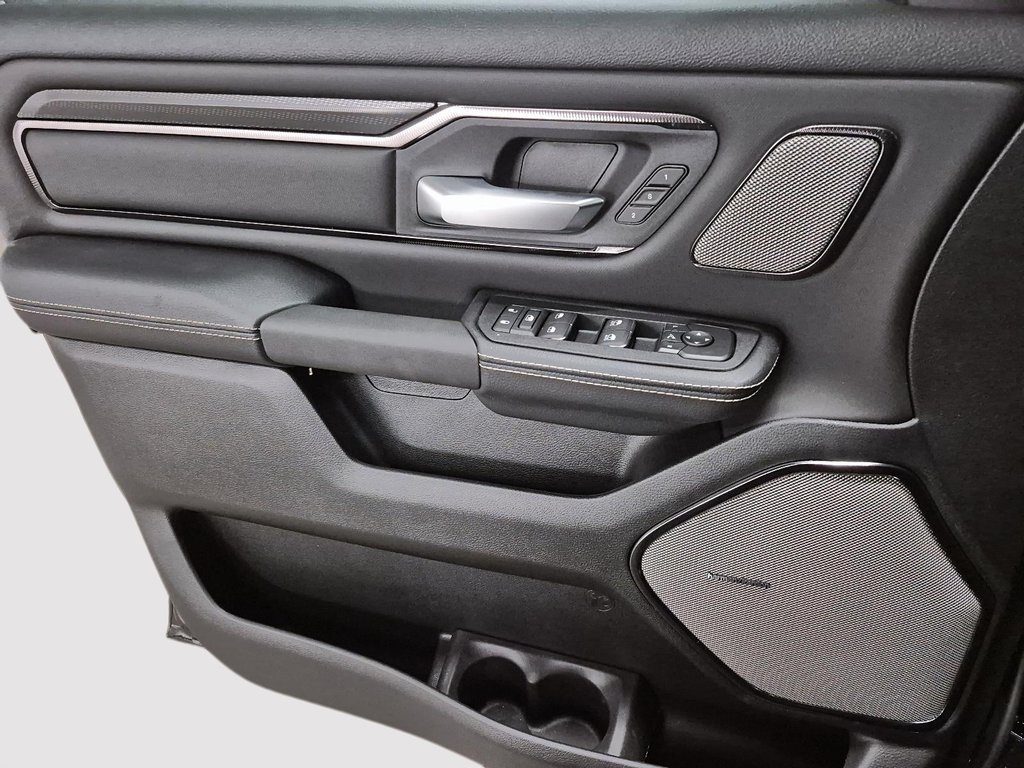 2026 Ram 1500 SPORT in St-Jean-Sur-Richelieu, Quebec - 17 - w1024h768px