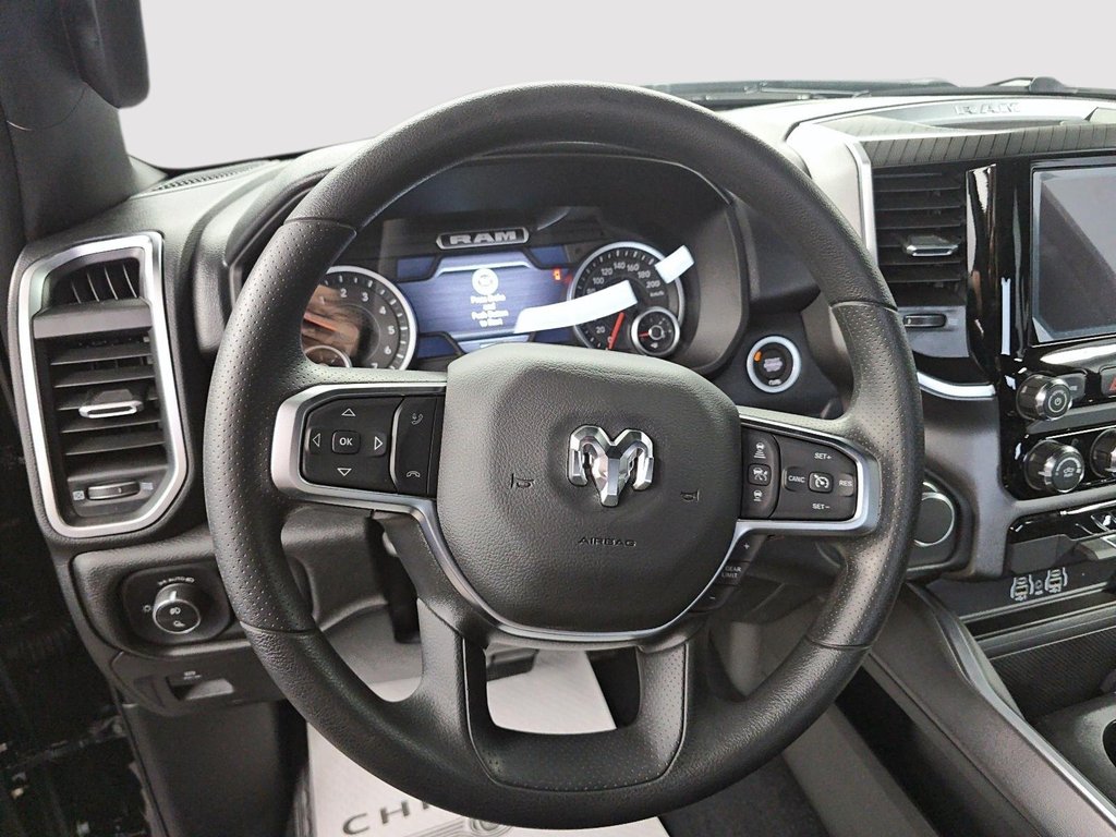 2026 Ram 1500 EXPRESS in St-Jean-Sur-Richelieu, Quebec - 12 - w1024h768px