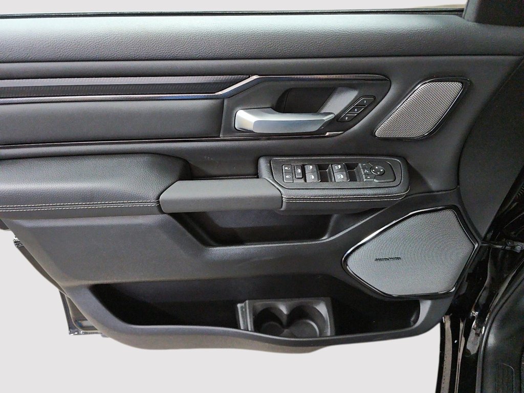 2026 Ram 1500 SPORT in St-Jean-Sur-Richelieu, Quebec - 11 - w1024h768px