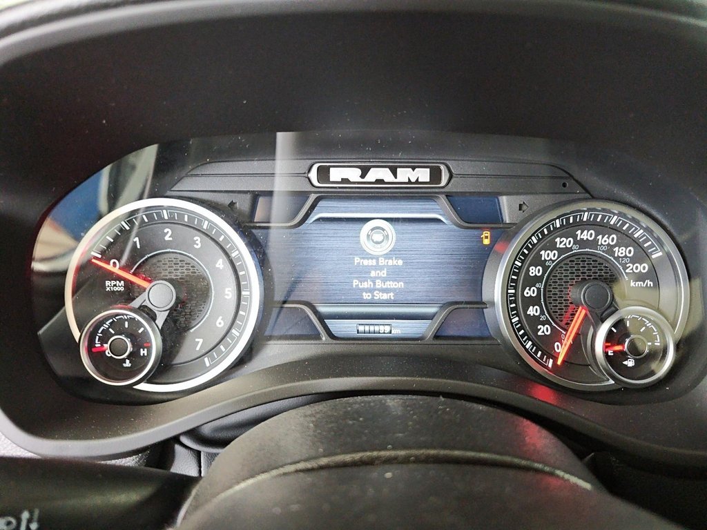 2026 Ram 1500 EXPRESS in St-Jean-Sur-Richelieu, Quebec - 14 - w1024h768px