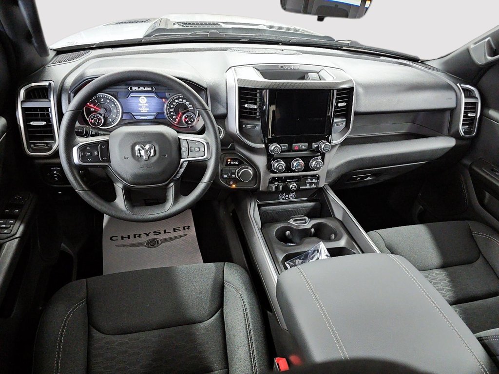 2026 Ram 1500 EXPRESS in St-Jean-Sur-Richelieu, Quebec - 10 - w1024h768px