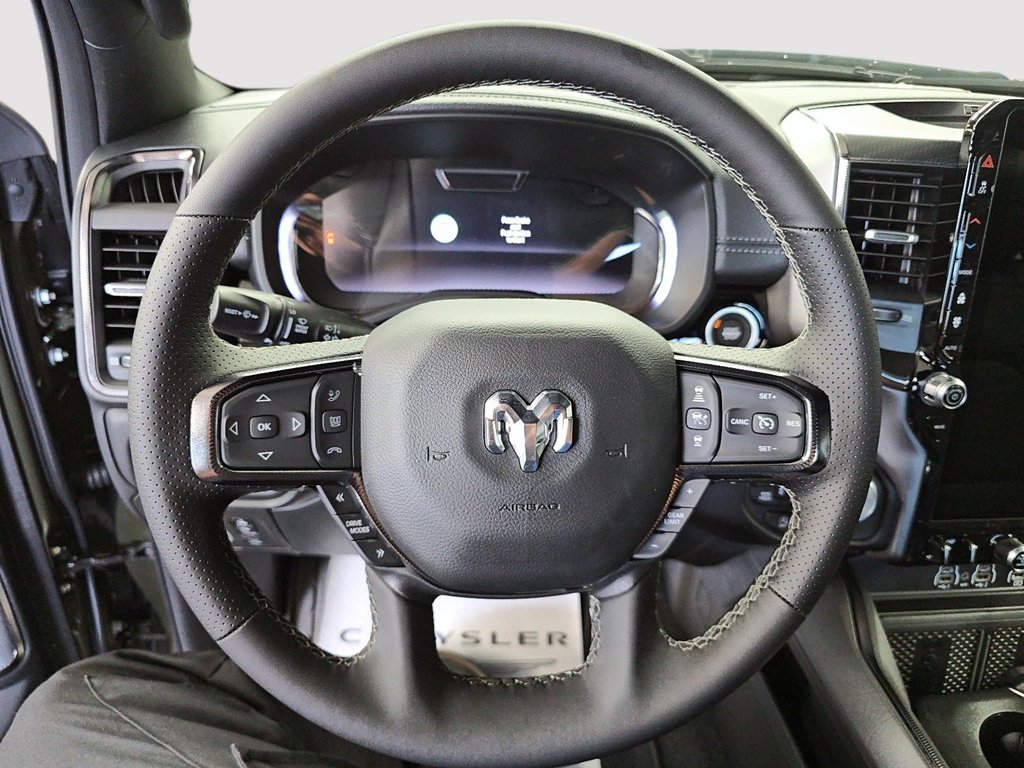 2026 Ram 1500 REBEL in St-Jean-Sur-Richelieu, Quebec - 12 - w1024h768px