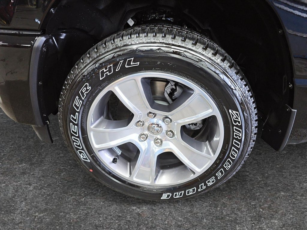2026 Ram 1500 EXPRESS in Sherbrooke, Quebec - 7 - w1024h768px