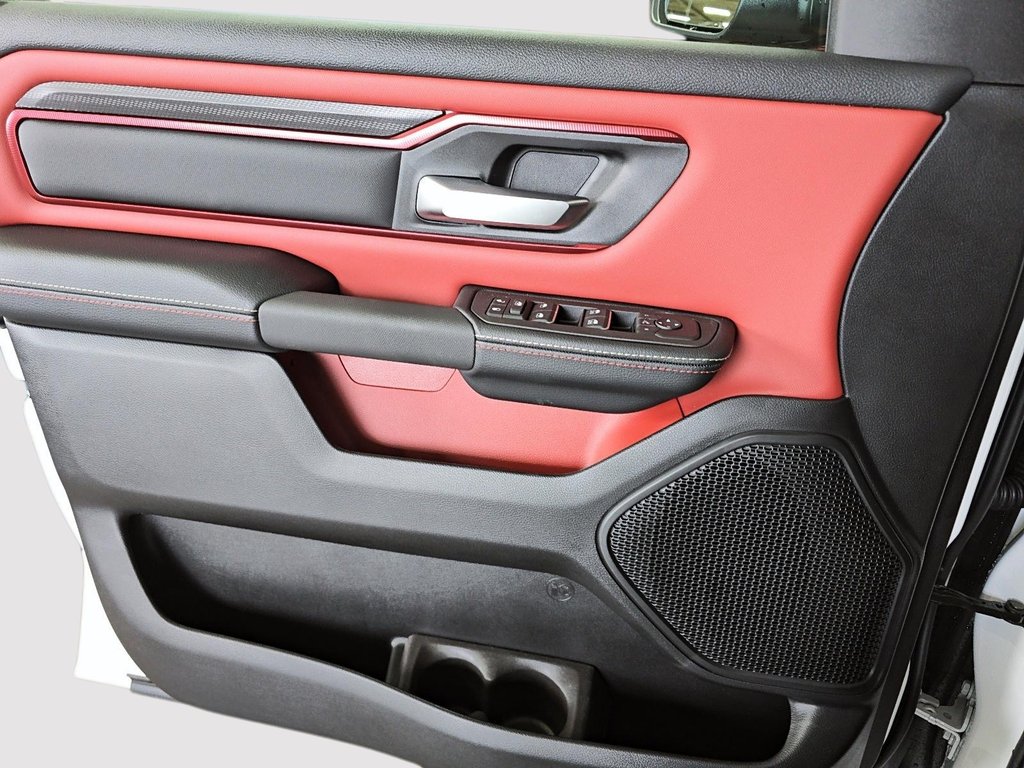 2027 Ram 1500 REBEL in St-Jean-Sur-Richelieu, Quebec - 11 - w1024h768px