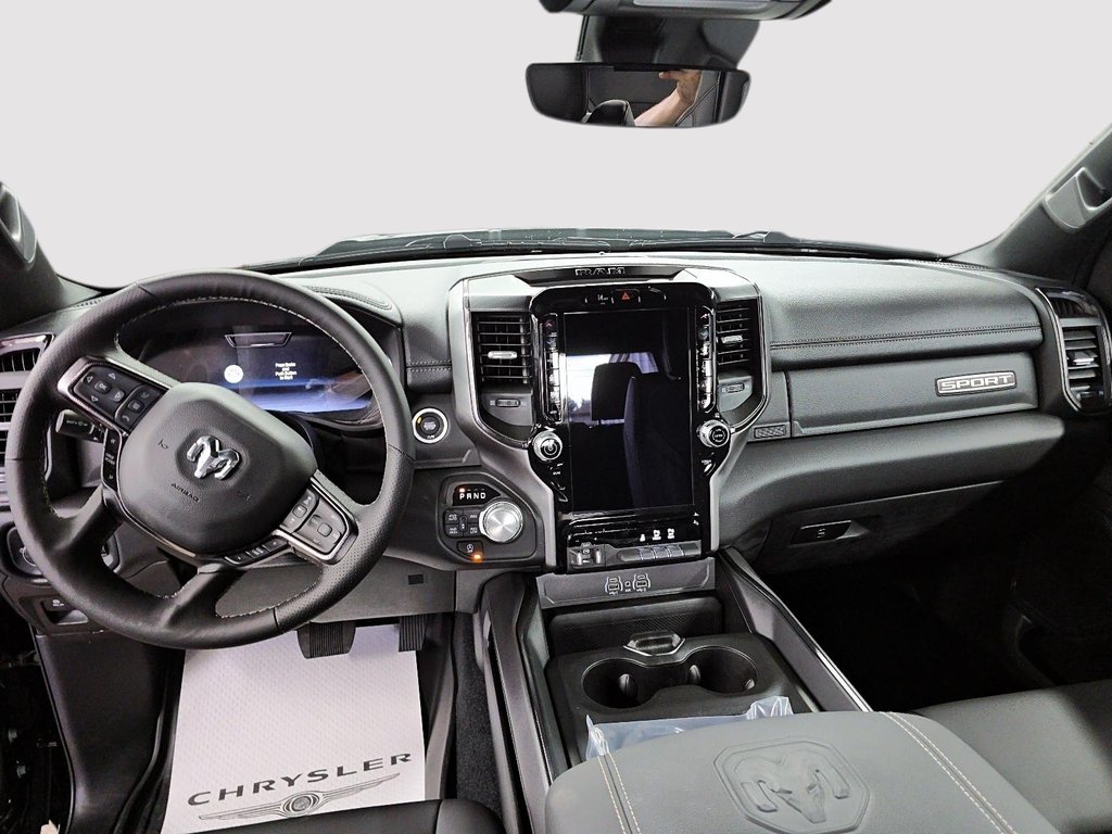 2027 Ram 1500 SPORT in St-Jean-Sur-Richelieu, Quebec - 10 - w1024h768px