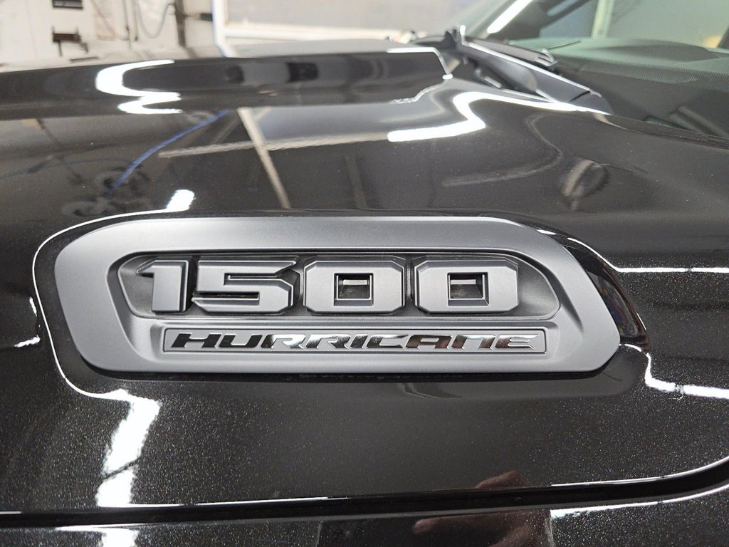 2027 Ram 1500 BIG HORN in Sherbrooke, Quebec - 6 - w1024h768px