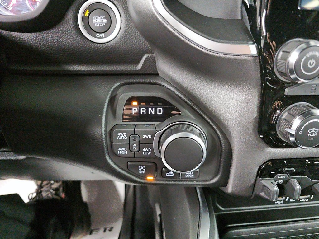 2027 Ram 1500 BIG HORN in Sherbrooke, Quebec - 15 - w1024h768px