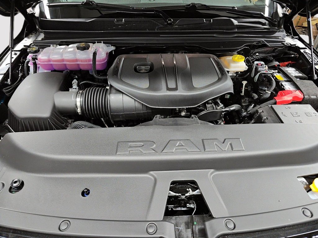 2027 Ram 1500 BIG HORN in Sherbrooke, Quebec - 8 - w1024h768px