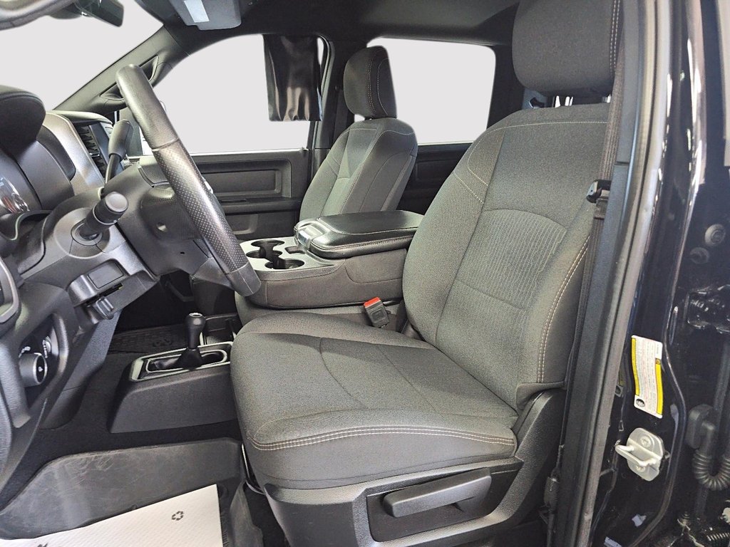 2024 Ram 2500 TRADESMAN // CUMMINS in Sherbrooke, Quebec - 9 - w1024h768px