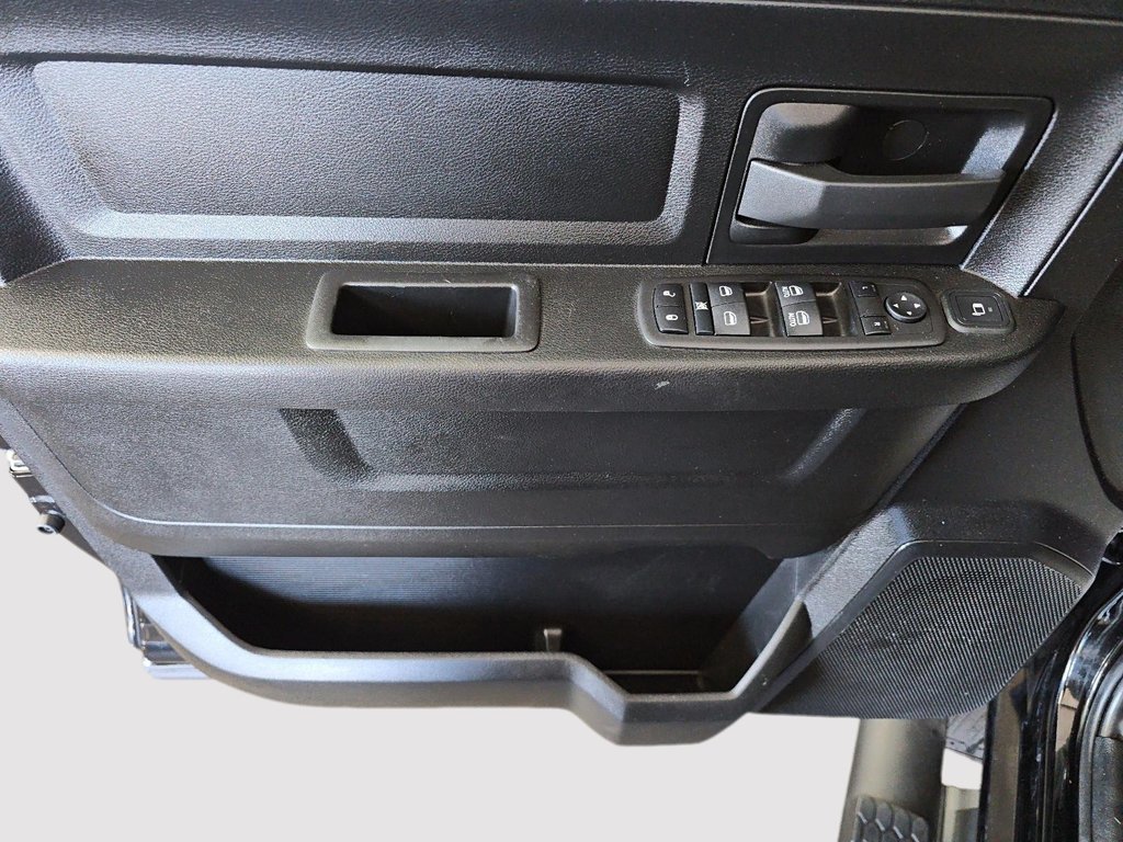 2024 Ram 2500 TRADESMAN // CUMMINS in Sherbrooke, Quebec - 11 - w1024h768px