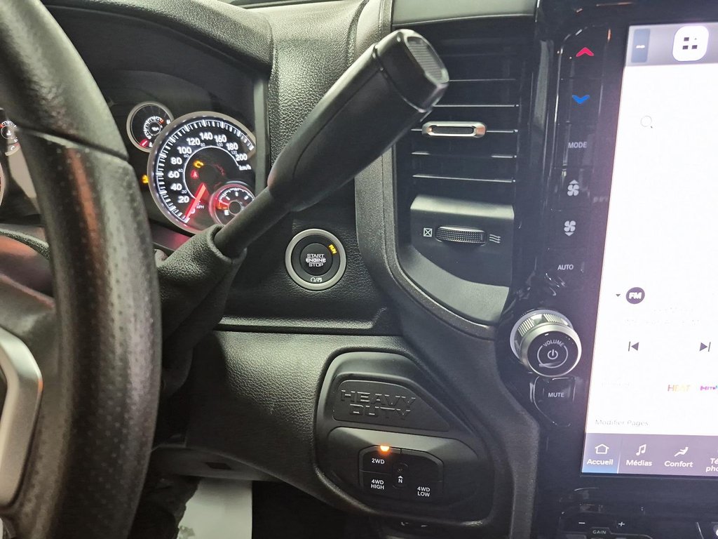 2025 Ram 2500 TRADESMAN in St-Jean-Sur-Richelieu, Quebec - 15 - w1024h768px