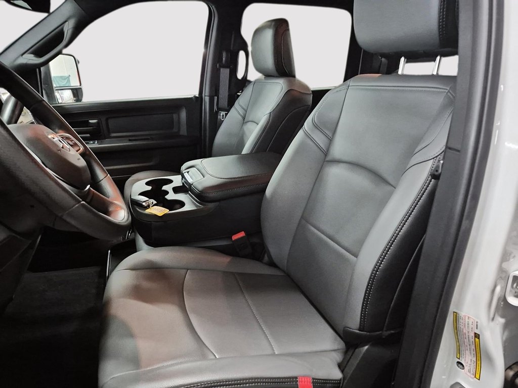 2025 Ram 2500 TRADESMAN in St-Jean-Sur-Richelieu, Quebec - 9 - w1024h768px