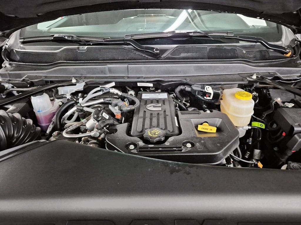 2025 Ram 2500 BIG HORN in St-Jean-Sur-Richelieu, Quebec - 8 - w1024h768px