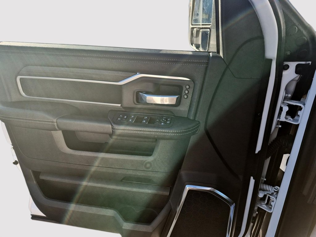 2025 Ram 2500 LARAMIE in Sherbrooke, Quebec - 11 - w1024h768px