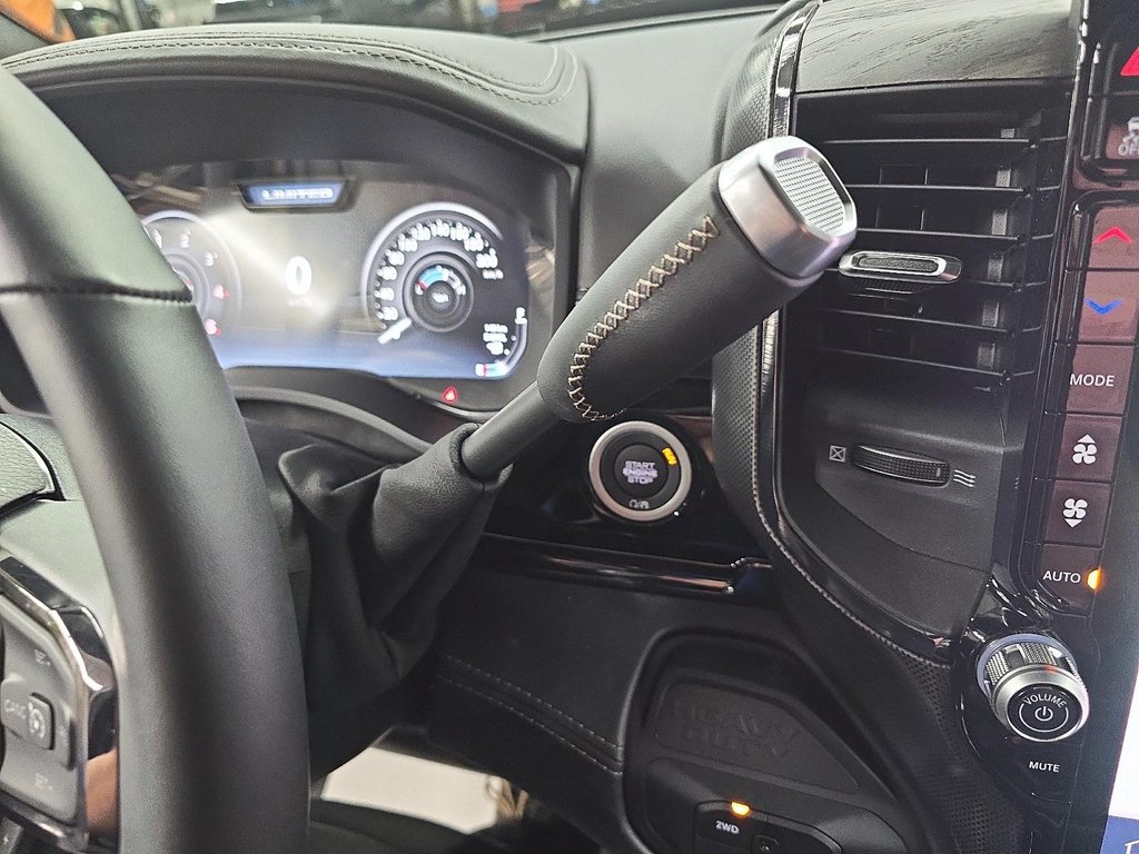 Ram 2500 LIMITED 4X4 CREW CAB // DIESEL 2025 à Sherbrooke, Québec - 15 - w1024h768px