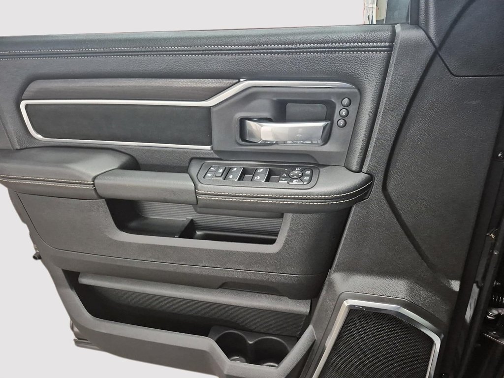 2025 Ram 2500 LARAMIE in St-Jean-Sur-Richelieu, Quebec - 11 - w1024h768px