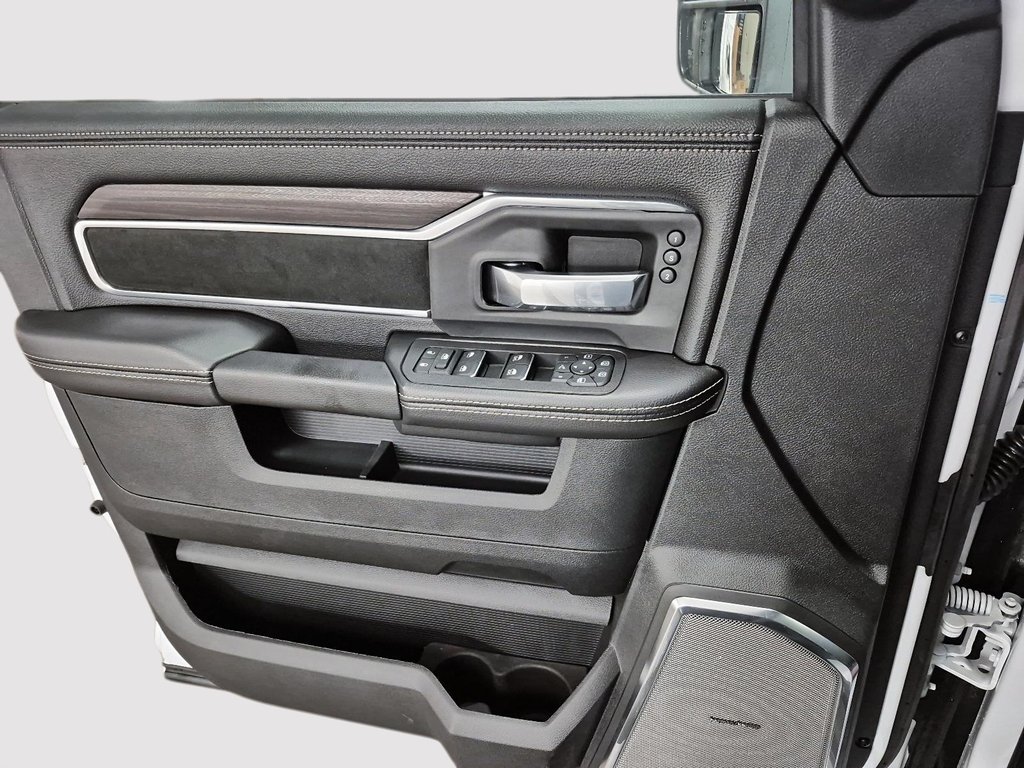 2026 Ram 2500 LARAMIE in St-Jean-Sur-Richelieu, Quebec - 11 - w1024h768px