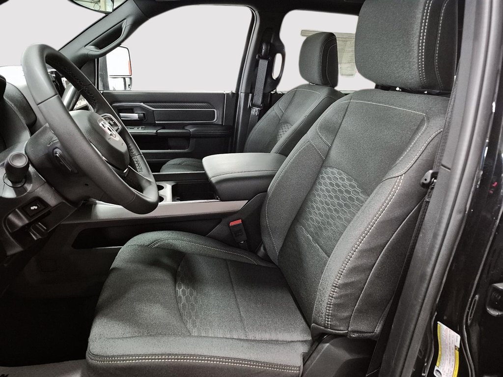 2026 Ram 2500 BIG HORN in St-Jean-Sur-Richelieu, Quebec - 9 - w1024h768px